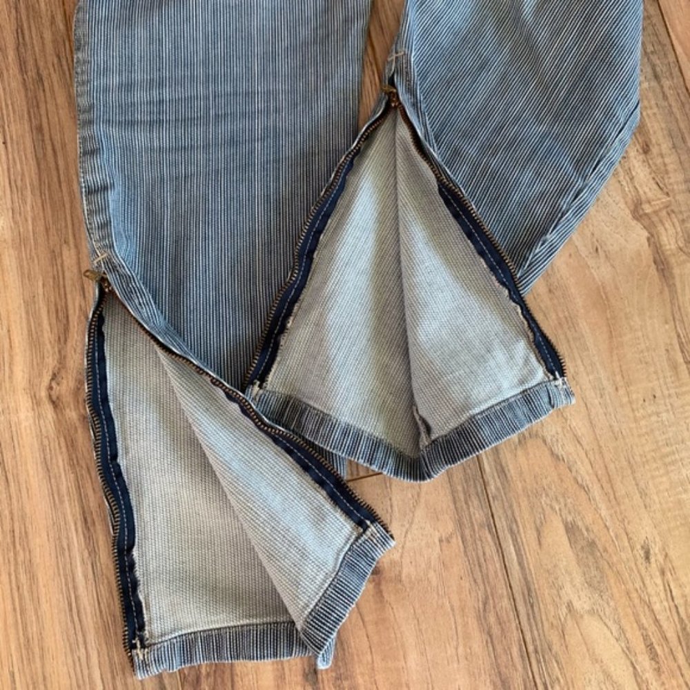 Joe’s Jeans • Chelsea Ankle Zip Distressed Jeans - Picture 6 of 8